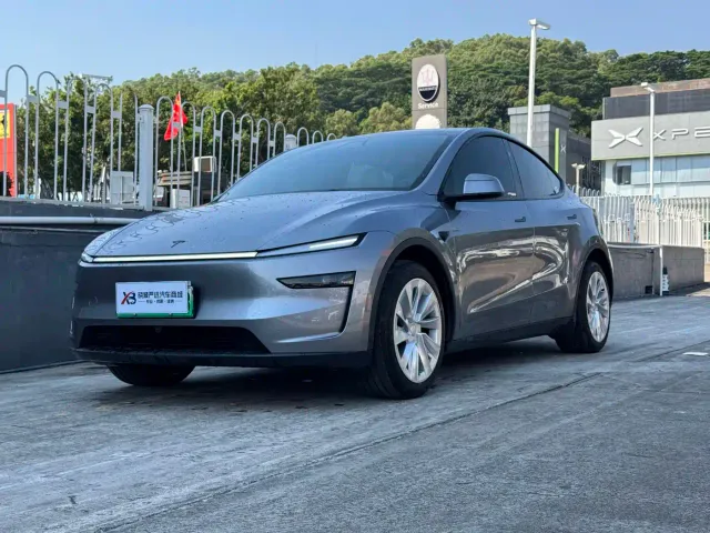 Фотография автомобиля — Tesla Model Y