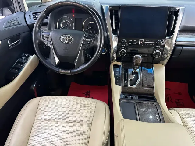 Toyota Alphard — Фото автомобиля 15