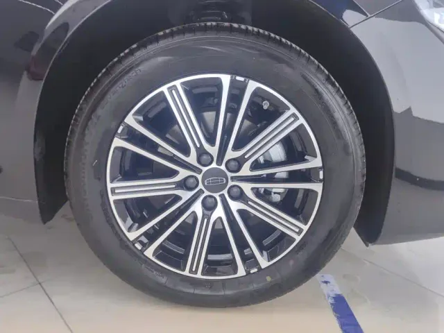 Geely Xingrui — Фото автомобиля 6