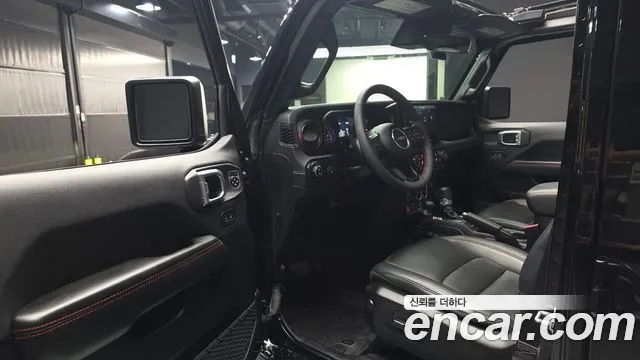 Jeep Wrangler — Фото автомобиля 15