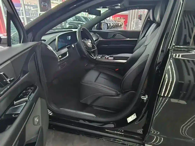 Cadillac XT5 — Фото автомобиля 8