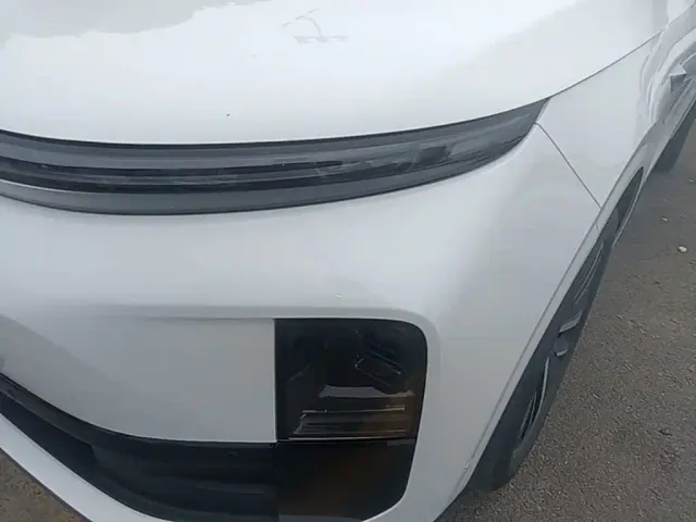 Li Auto Li Auto L6 2024 Pro — Фото автомобиля 23