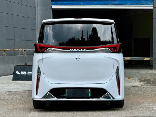 Hycan V09 — Фото автомобиля 14