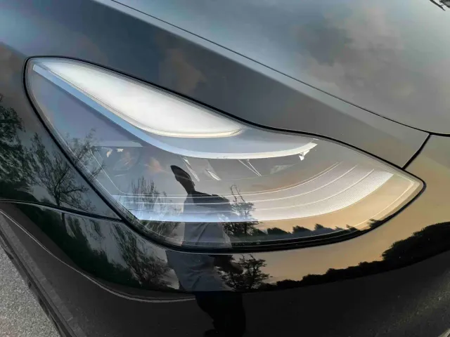 Tesla Model Y — Фото автомобиля 14