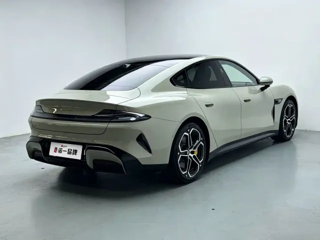Xiaomi Auto Xiaomi SU7 2024 RWD Long Range Intelligent Driving Edition — Фото автомобиля 4