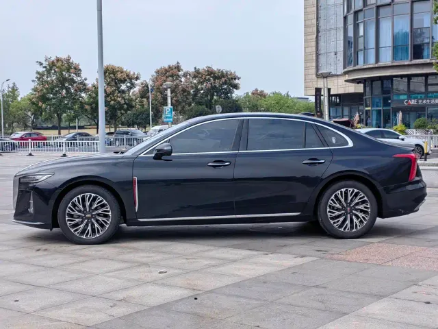 Hongqi H5 — Фото автомобиля 4