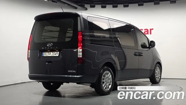 Фотография автомобиля — Hyundai Staria