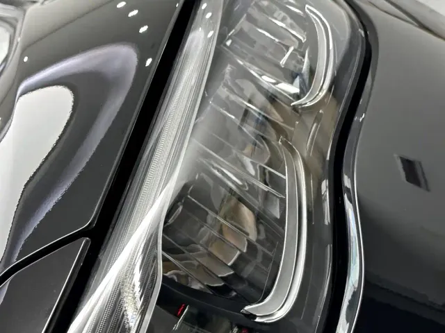 Mercedes-Benz E-Class — Фото автомобиля 17