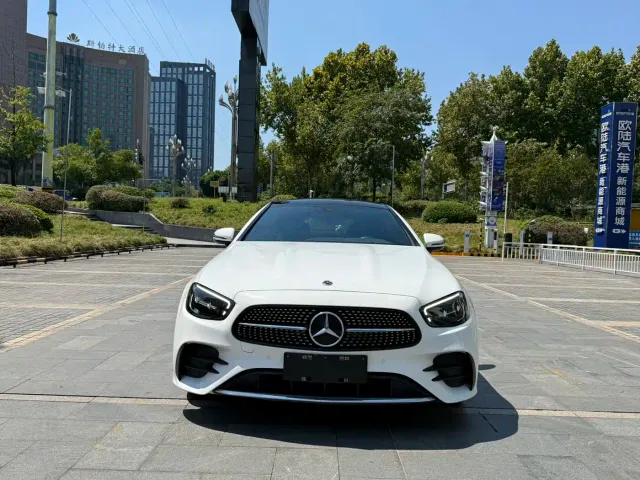 Mercedes-Benz E-Class — Фото автомобиля 5