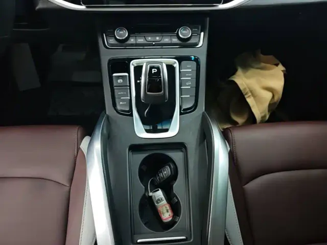 Geely Boyue — Фото автомобиля 13