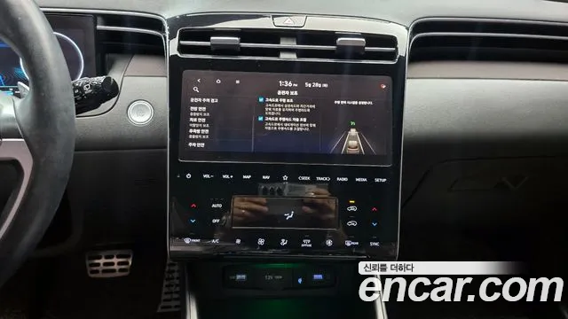 Hyundai Tucson Tucson (NX4) Бензин 1.6 турбо 2WD — Фото автомобиля 14