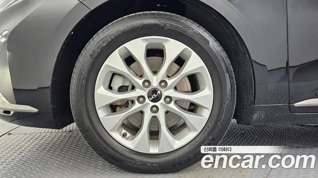Kia K8 2.5 Бензин 2WD — Фото автомобиля 3