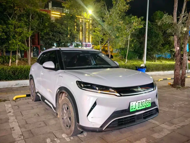 BYD Yuan UP — Фото автомобиля 3