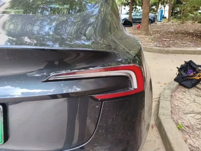 Tesla Model 3 — Фото автомобиля 7
