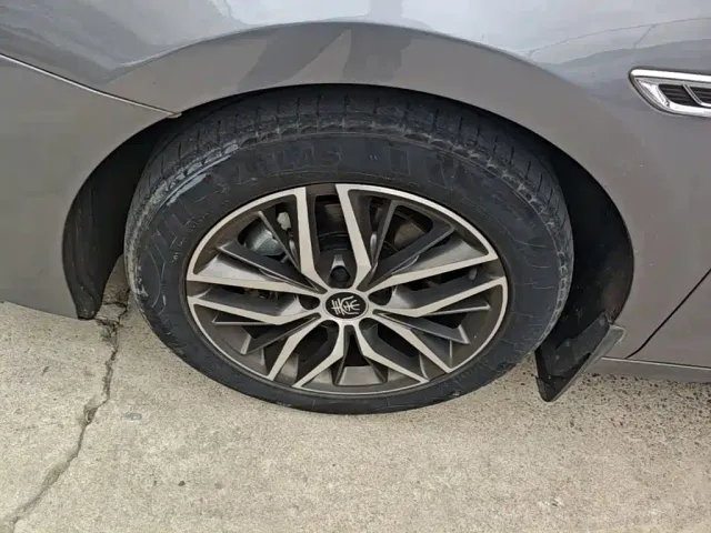 BYD Qin PLUS — Фото автомобиля 22