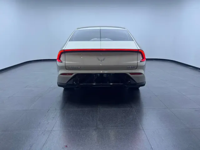 Wuling Starlight — Фото автомобиля 11