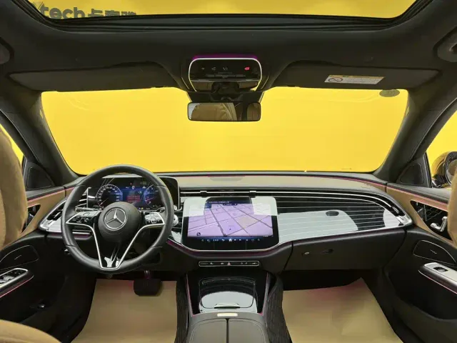 Mercedes-Benz E-Class — Фото автомобиля 14