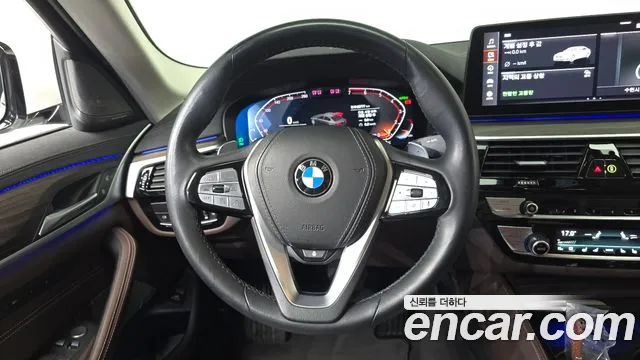 BMW 5 Series G30 — Фото автомобиля 19