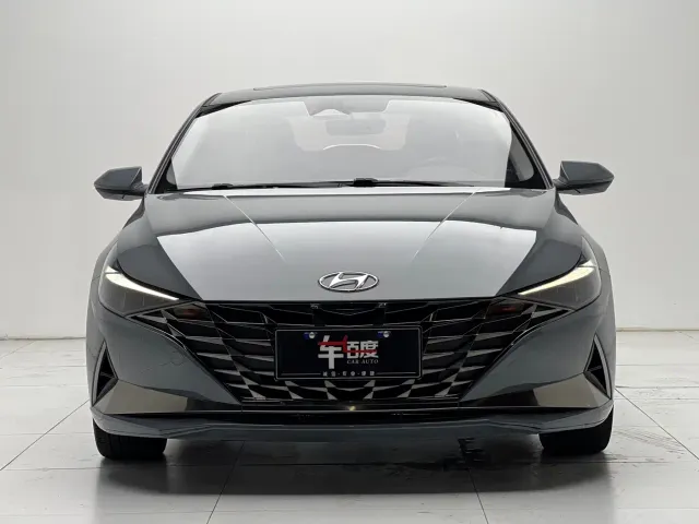 Hyundai Elantra — Фото автомобиля 2
