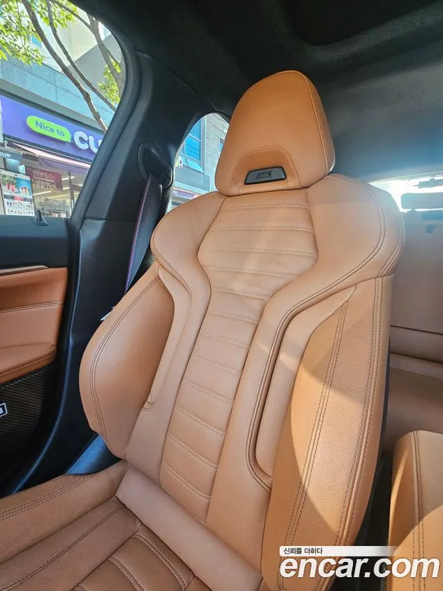 BMW i4 — Фото автомобиля 3