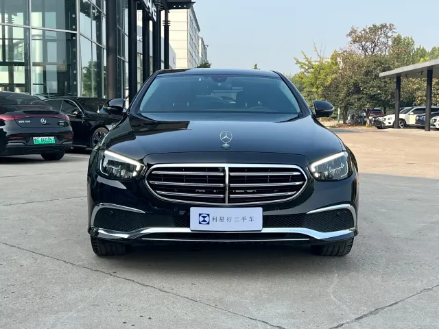 Mercedes-Benz E-Class — Фото автомобиля 2