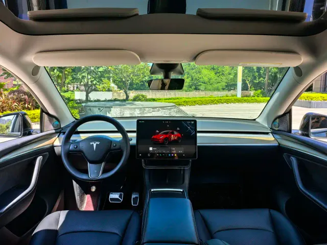 Tesla Model Y — Фото автомобиля 6