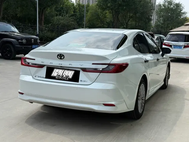 Toyota Camry — Фото автомобиля 2