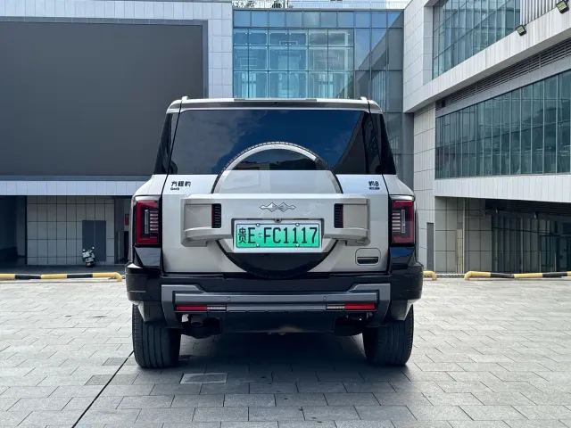 BYD FangChengBao Leopard 8 — Фото автомобиля 7