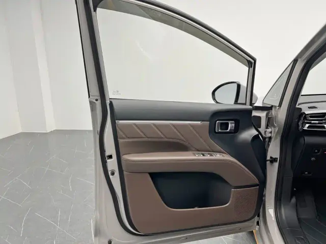 Wuling Starlight 730 — Фото автомобиля 14
