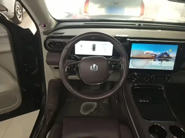 Leapmotor C11 — Фото автомобиля 10