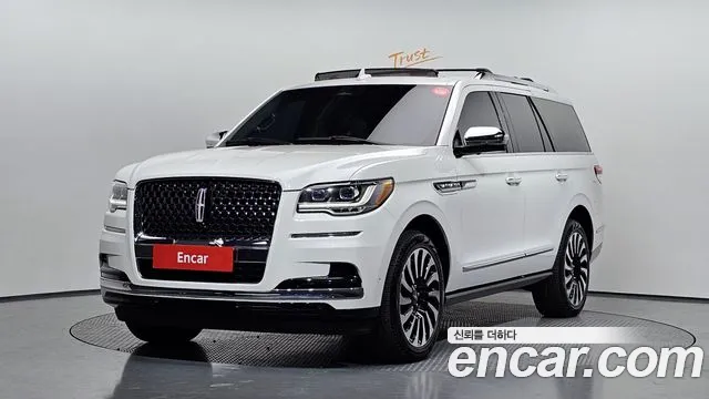 Фотография автомобиля — Lincoln Navigator