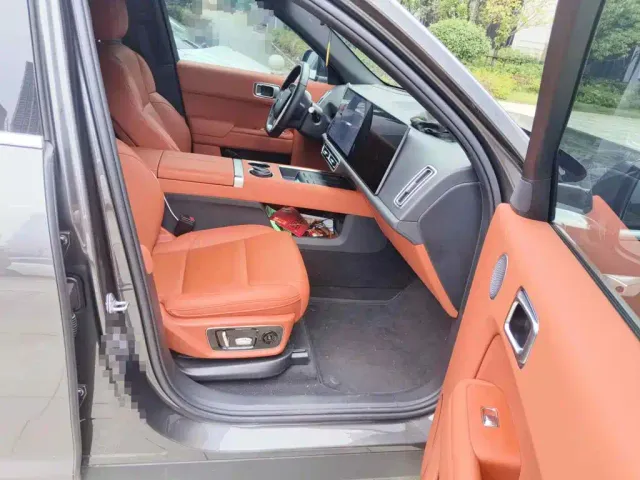 Li Auto L7 — Фото автомобиля 13