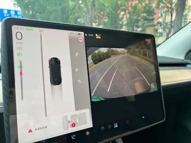 Tesla Model Y — Фото автомобиля 15
