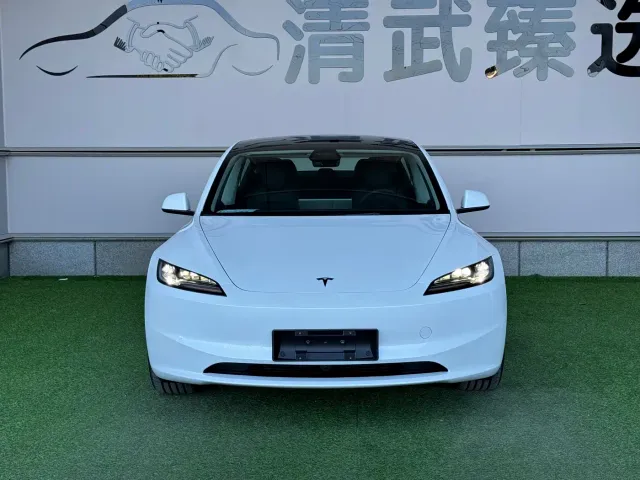 Tesla Model 3 — Фото автомобиля 3