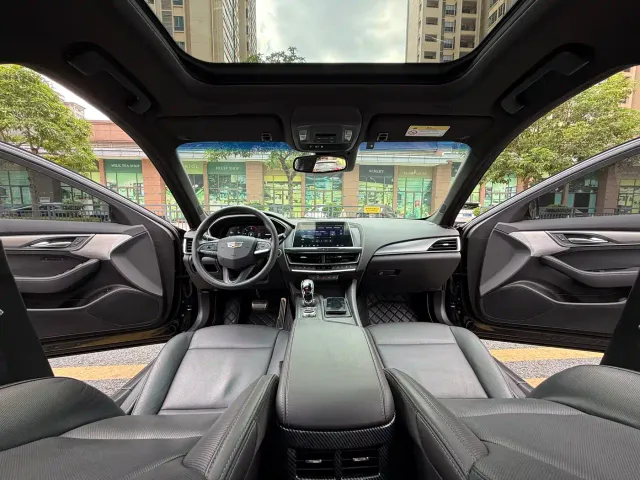 Cadillac CT5 — Фото автомобиля 9