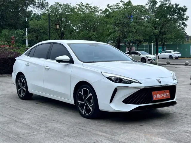 Roewe i5 — Фото автомобиля 2