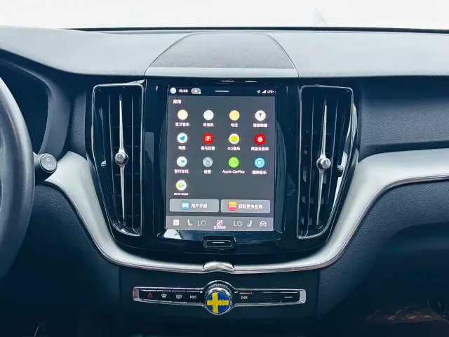 Volvo XC60 — Фото автомобиля 10