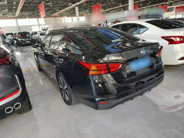 Nissan Teana — Фото автомобиля 14