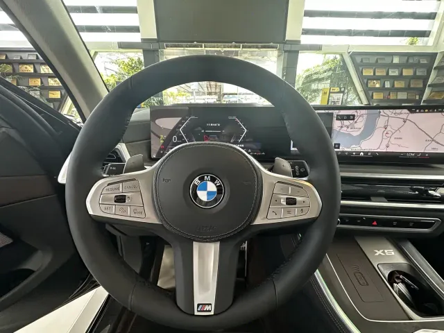 BMW BMW X5 2023 xDrive 30Li Premium M Sport Package — Фото автомобиля 6