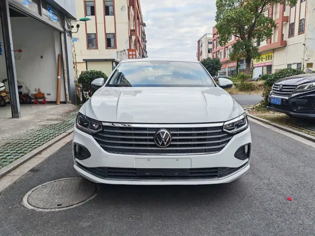 Volkswagen Lavida — Фото автомобиля 2