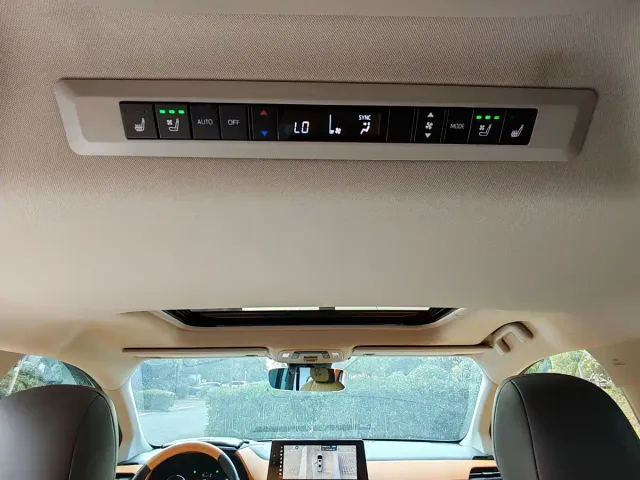 Toyota Granvia — Фото автомобиля 10