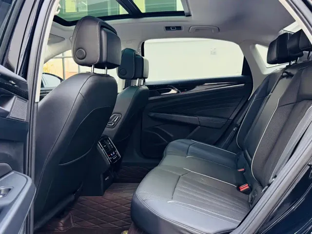 Volkswagen Passat — Фото автомобиля 7
