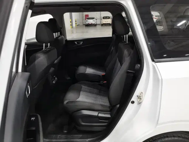 Wuling Jiachen — Фото автомобиля 15