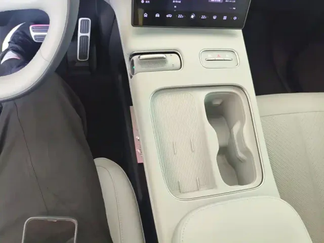 Nio EC7 — Фото автомобиля 13