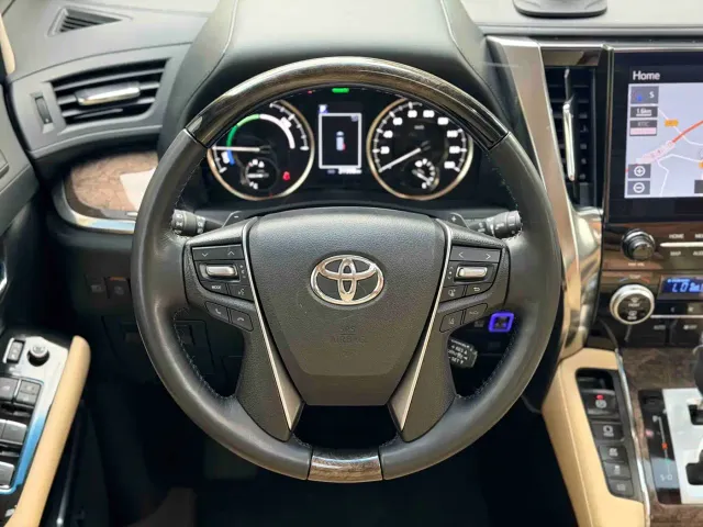 Toyota Alphard — Фото автомобиля 3