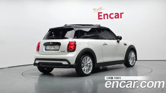 Mini Cooper Cooper Classic Plus Launch Pack — Фото автомобиля 2