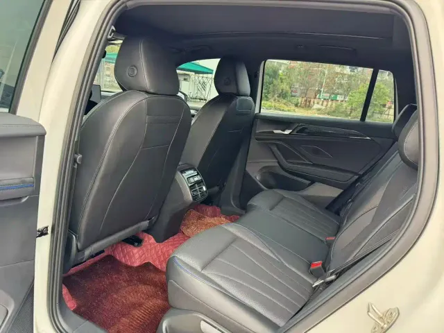 Volkswagen Tiguan L — Фото автомобиля 6