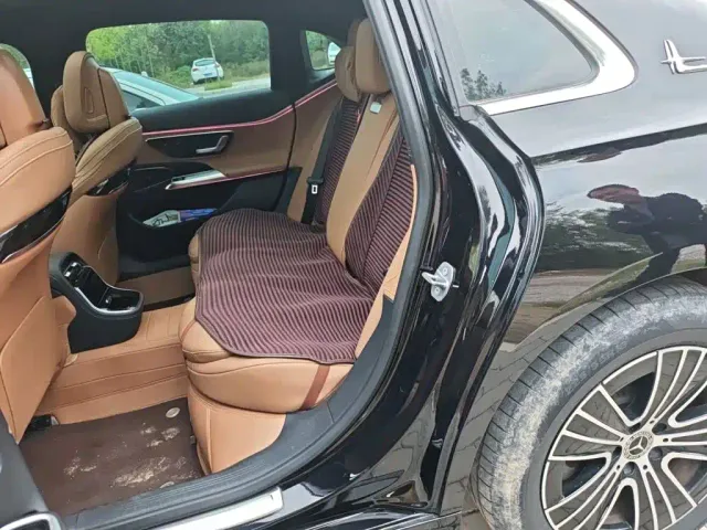 Mercedes-Benz E-Class — Фото автомобиля 13