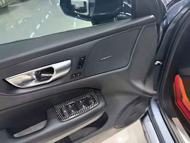 Volvo S60 — Фото автомобиля 7