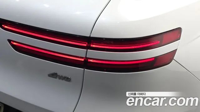Genesis GV70 — Фото автомобиля 8